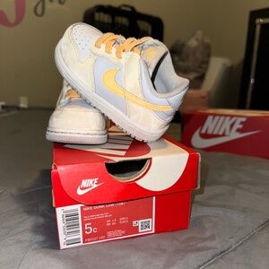 $30 dollars Nike dunk winter boot size 5C